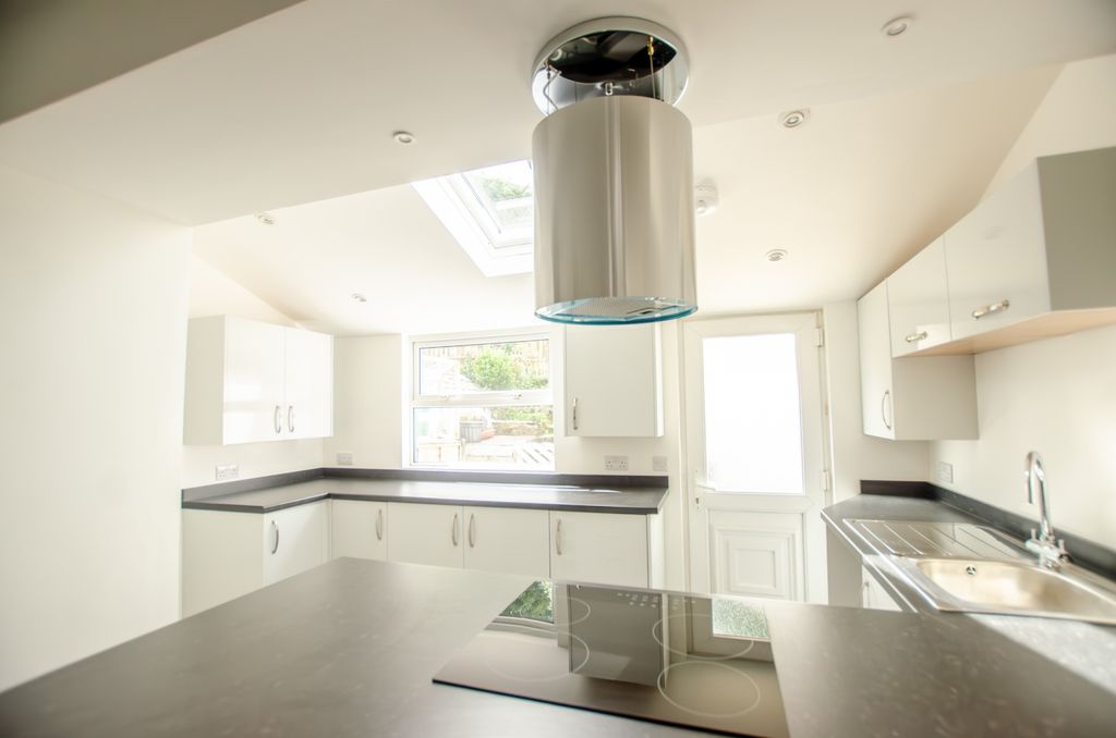 Property photo 2 of 13 48 Lower Bore Street Tps Bodmin Branch 01208 74182