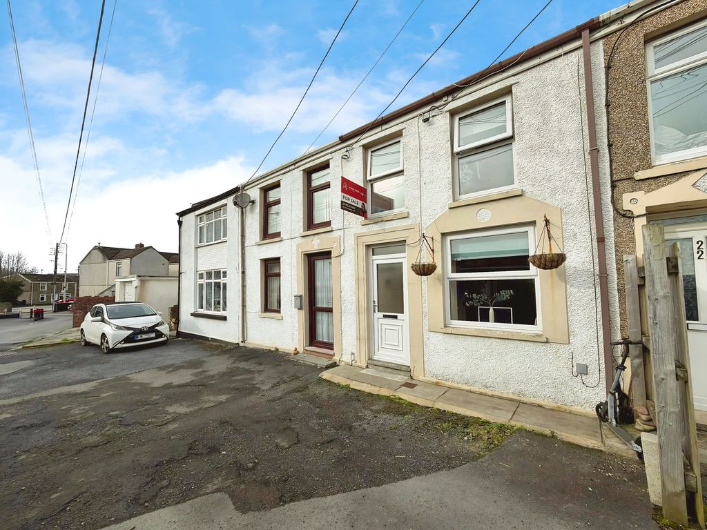 Property photo 2 of 28