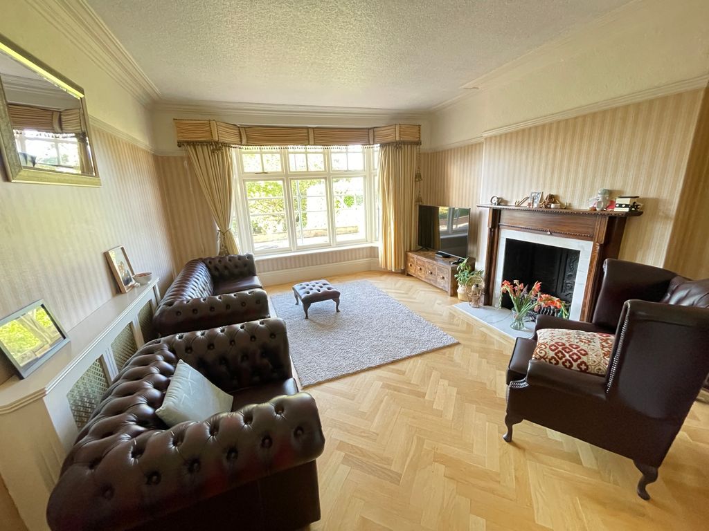 Property photo 3 of 28