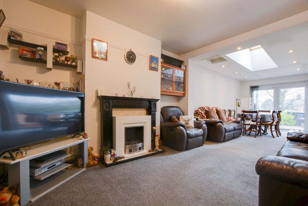 Property photo 2 of 22