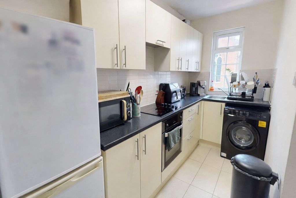 Property photo 1 of 5