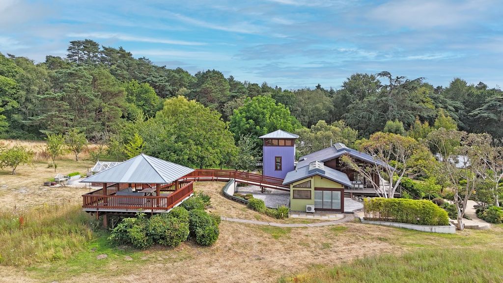 Property photo 1 of 39