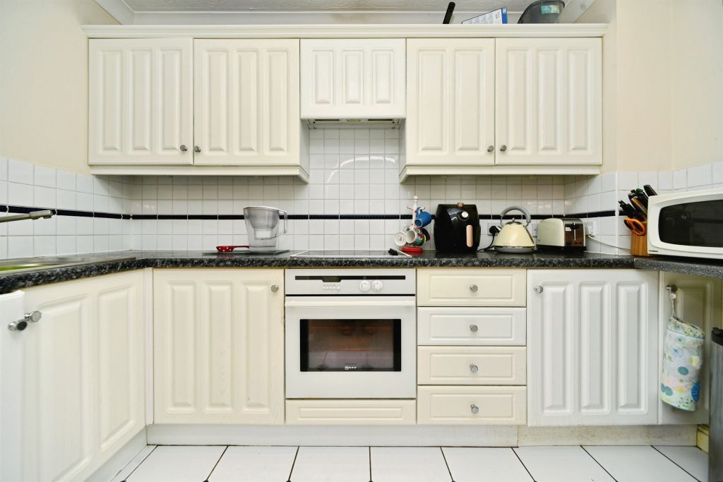 Property photo 3 of 21