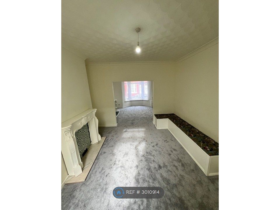 Property photo 3 of 12 Dining Room