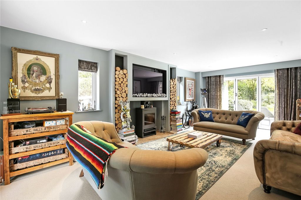 Property photo 3 of 19 Picture No. 02