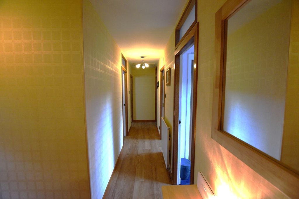 Property photo 3 of 27