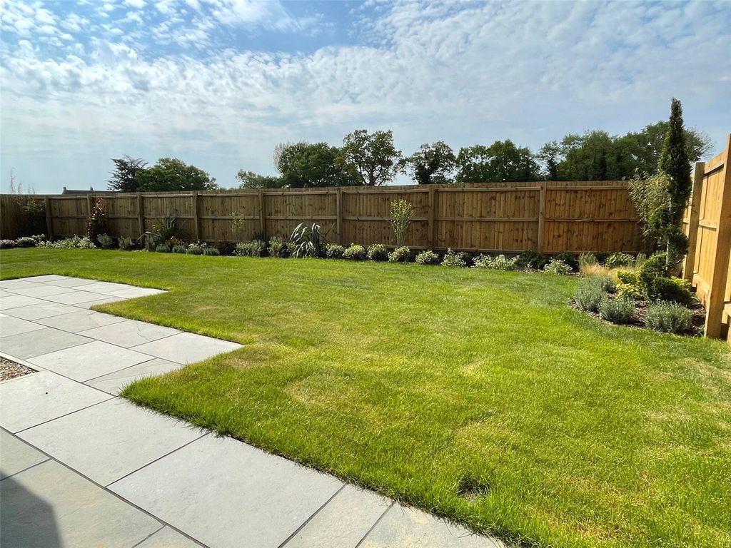 Property photo 2 of 22 Picture No. 34