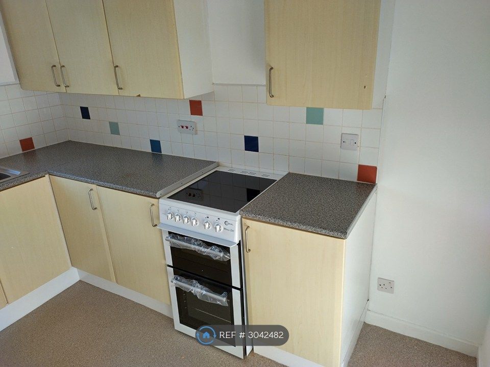 Property photo 1 of 9 Kitchen