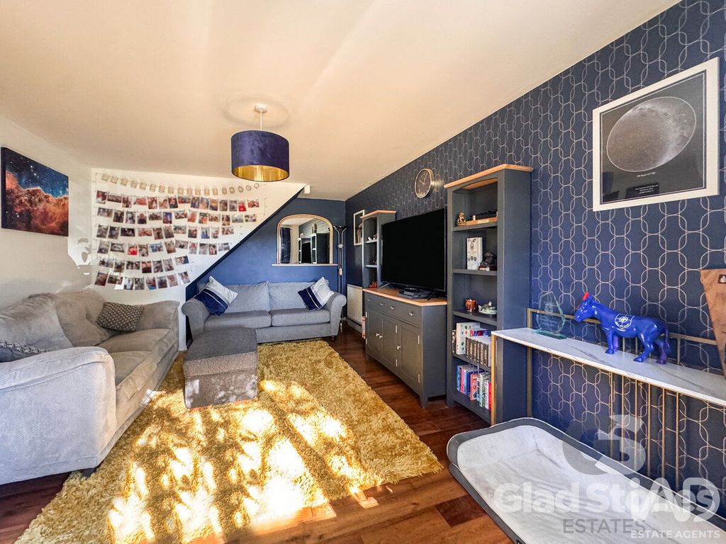 Property photo 3 of 27