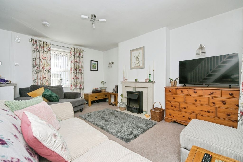 Property photo 2 of 12 Pbox-Img.Jpg