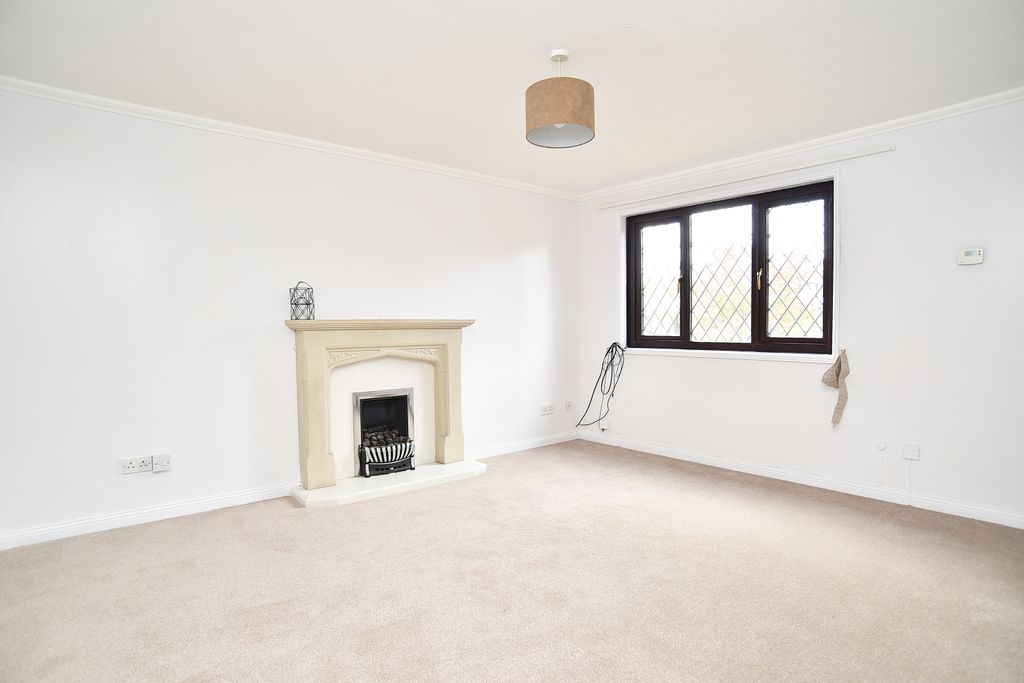Property photo 2 of 14 App_6858
