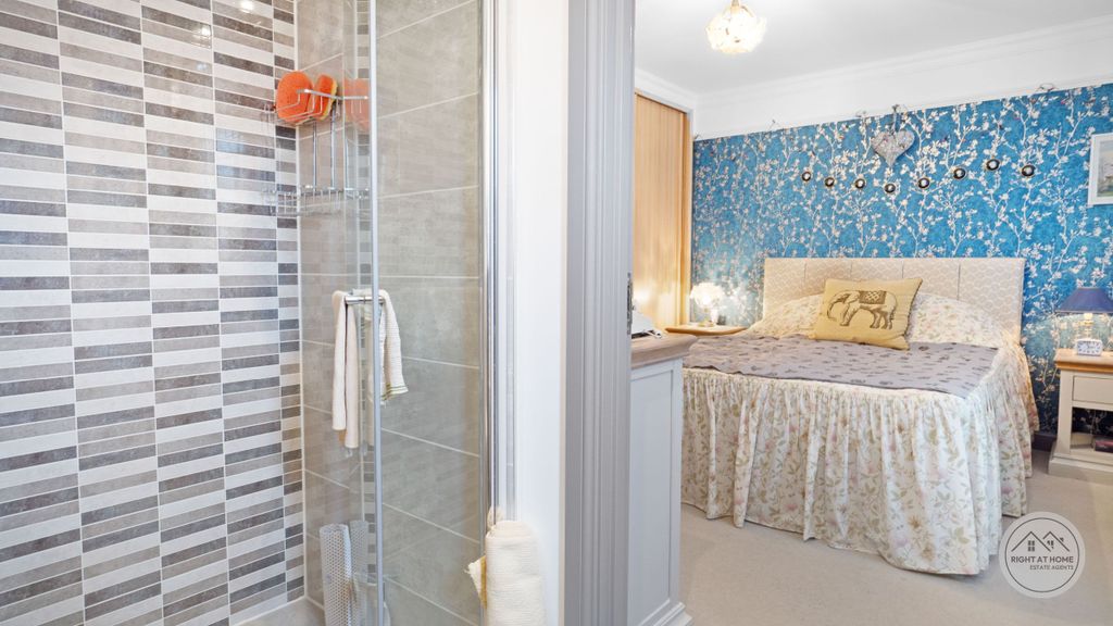 Property photo 3 of 23