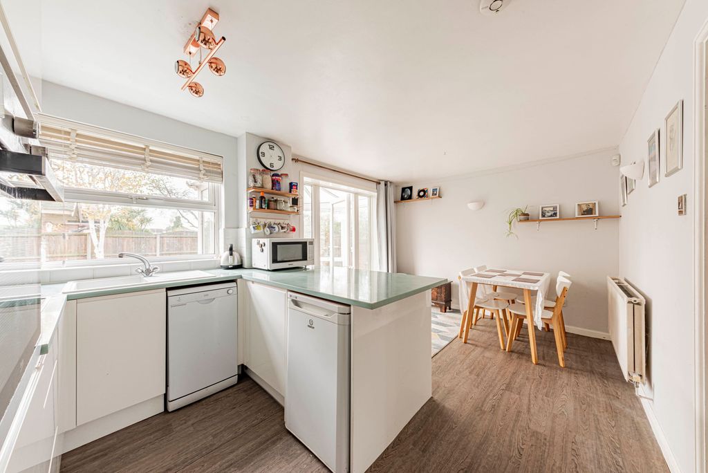 Property photo 3 of 17 Kitchen/Dining Room (1)