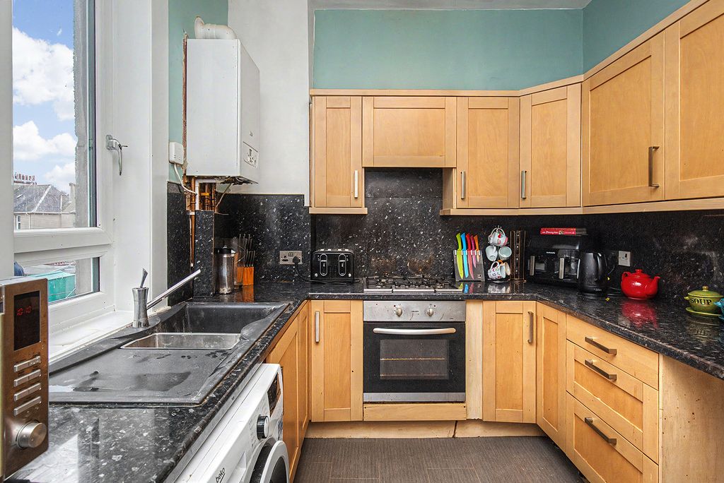 Additional image 4 of 2 bed maisonette for saleRoxburgh Street, Grangemouth FK3
