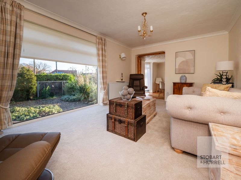 Property photo 3 of 24 Lounge Outlook