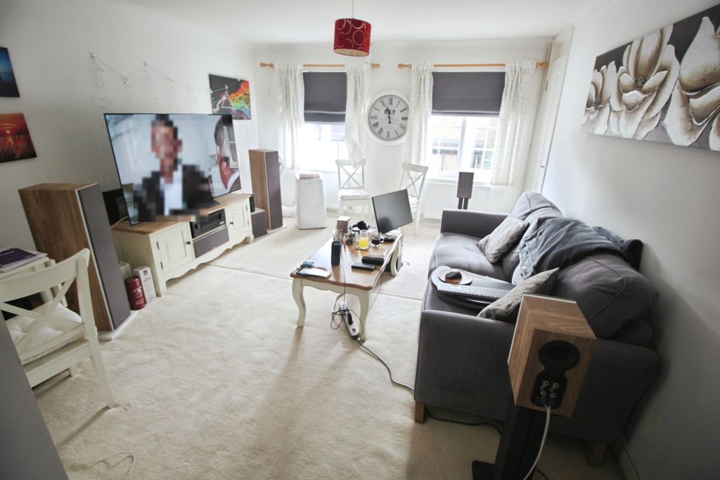 Property photo 2 of 10 Pbox-Img.Jpg