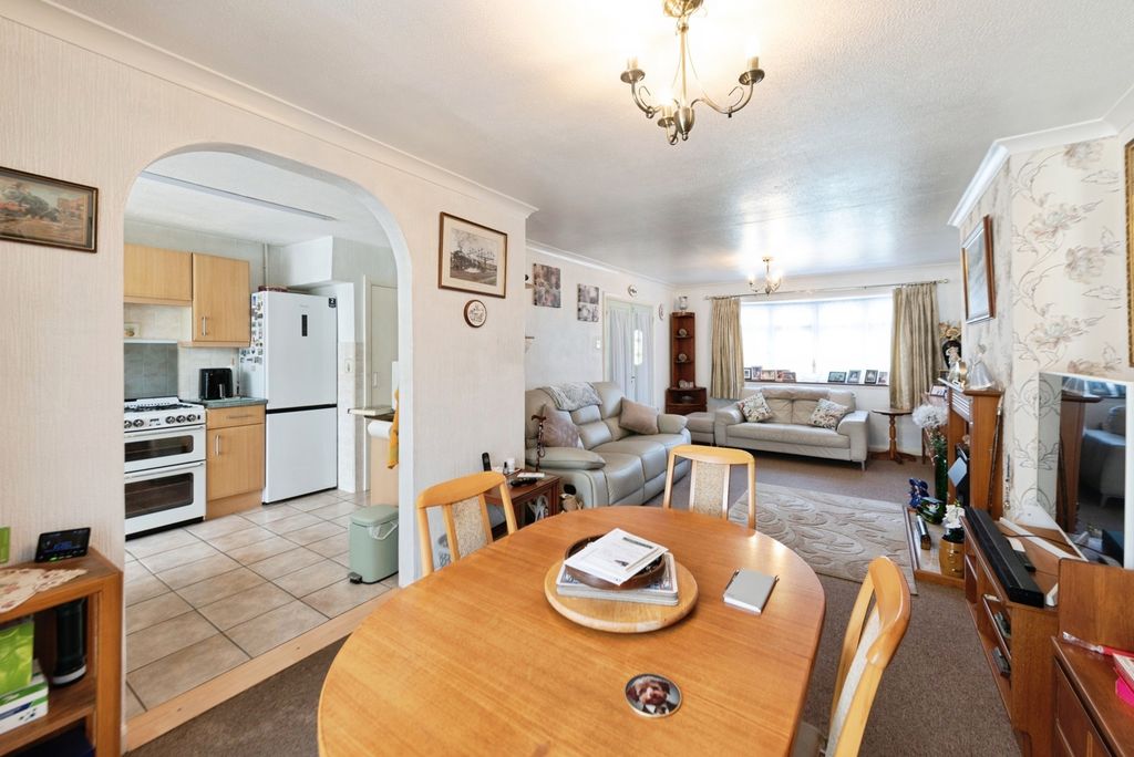 Property photo 3 of 19 Pbox-Img.Jpg