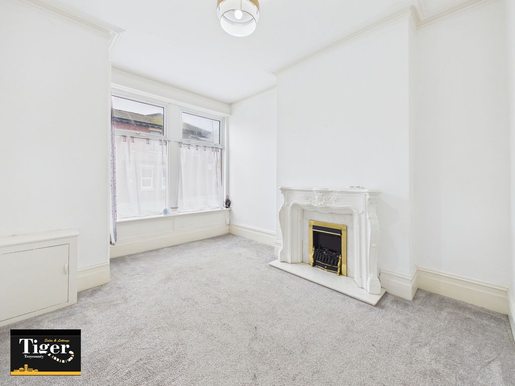 Property photo 2 of 15 Cam03440G0-Pr0521-Still001