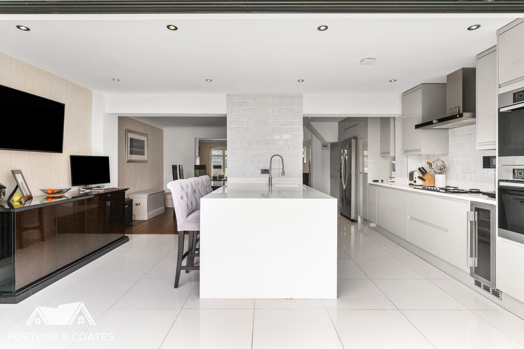 Property photo 3 of 27 Firpark_16.Jpg