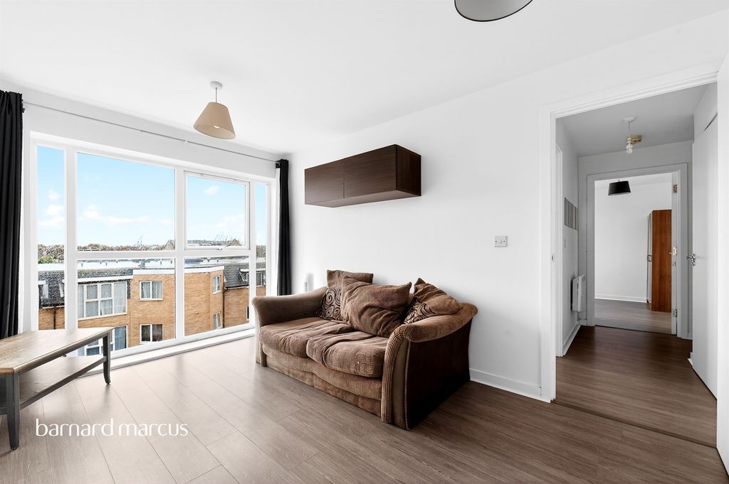 Property photo 2 of 33