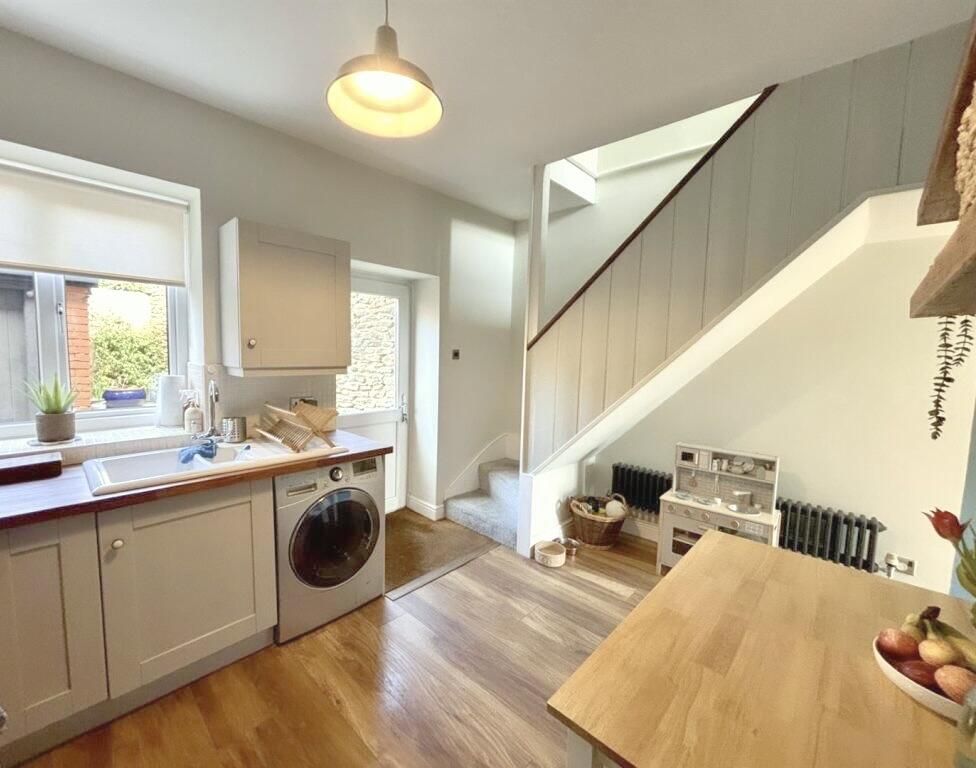 Property photo 3 of 6 Kitchen