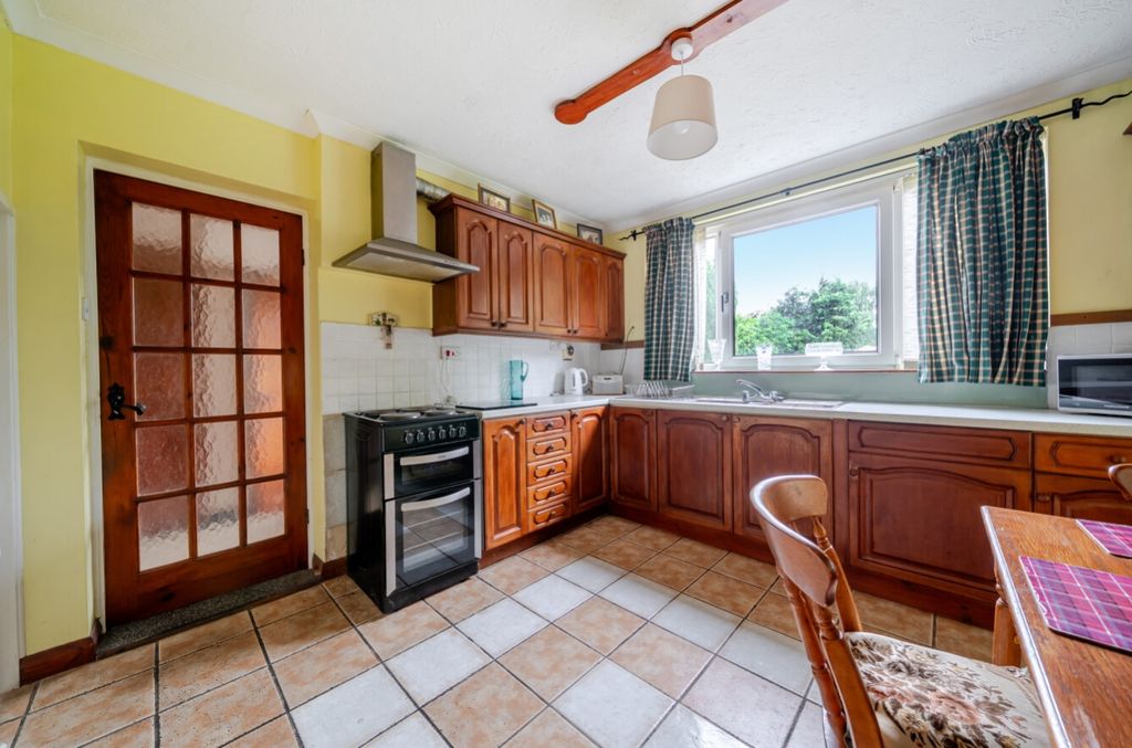 Property photo 3 of 23 1477819-10-6A326Cf3500ba
