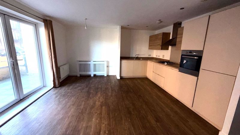 Property photo 1 of 10 Photo 5