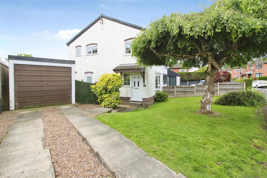 Property photo 1 of 21 Outside