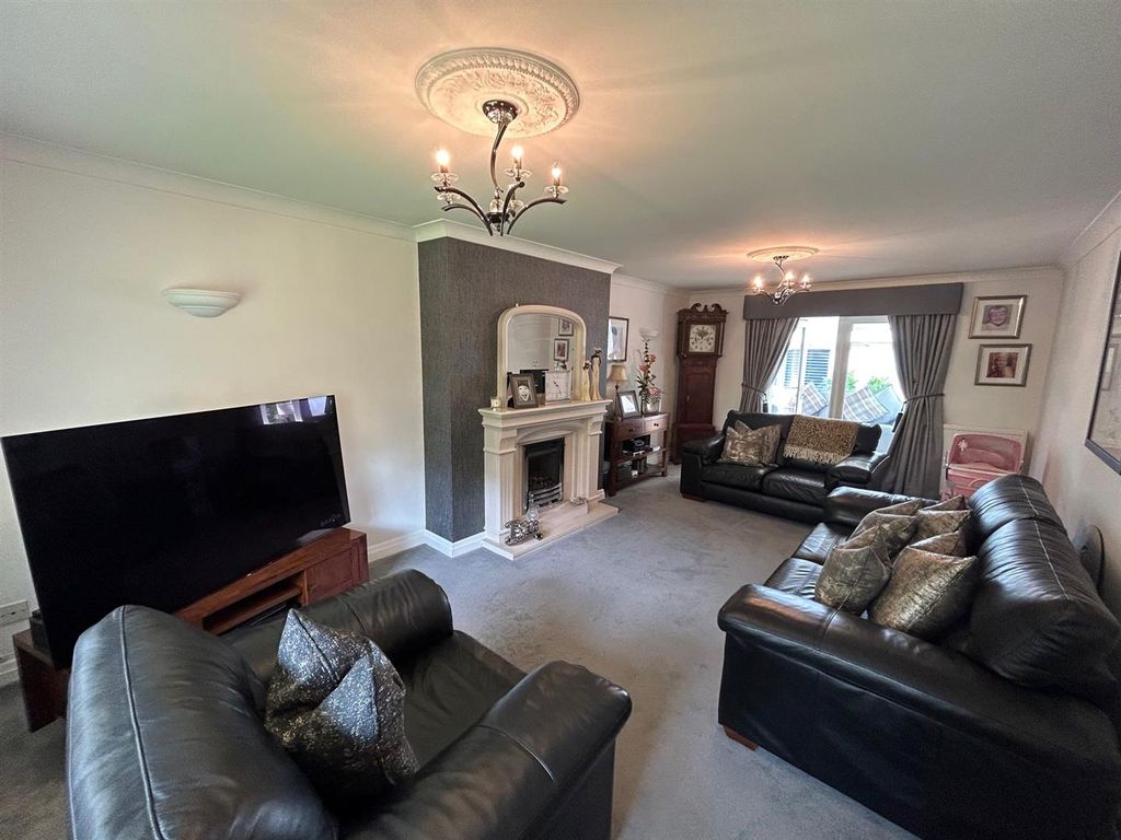 Property photo 3 of 19 Detached House (18).Jpg