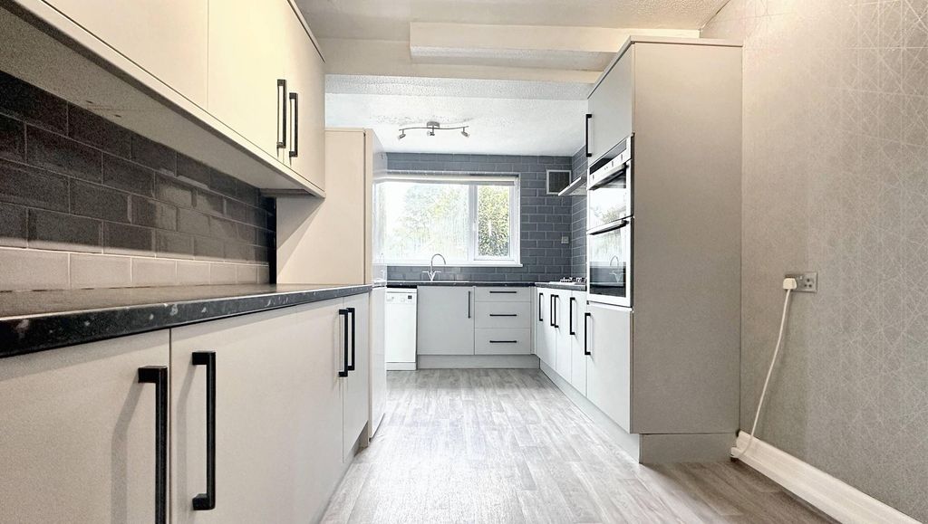Property photo 3 of 14 Zbvztyvu-Koxrurgjg54Hw