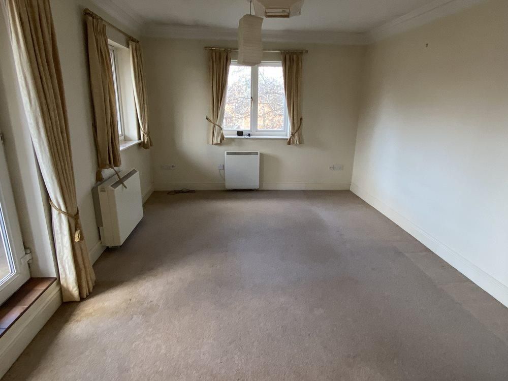 Property photo 2 of 12 Sitting Room.Jpg