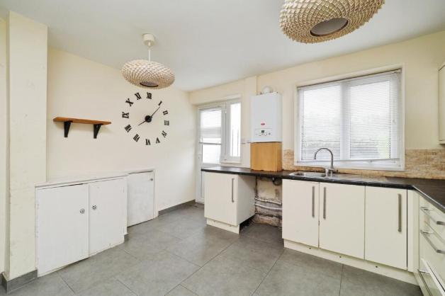 Property photo 3 of 17