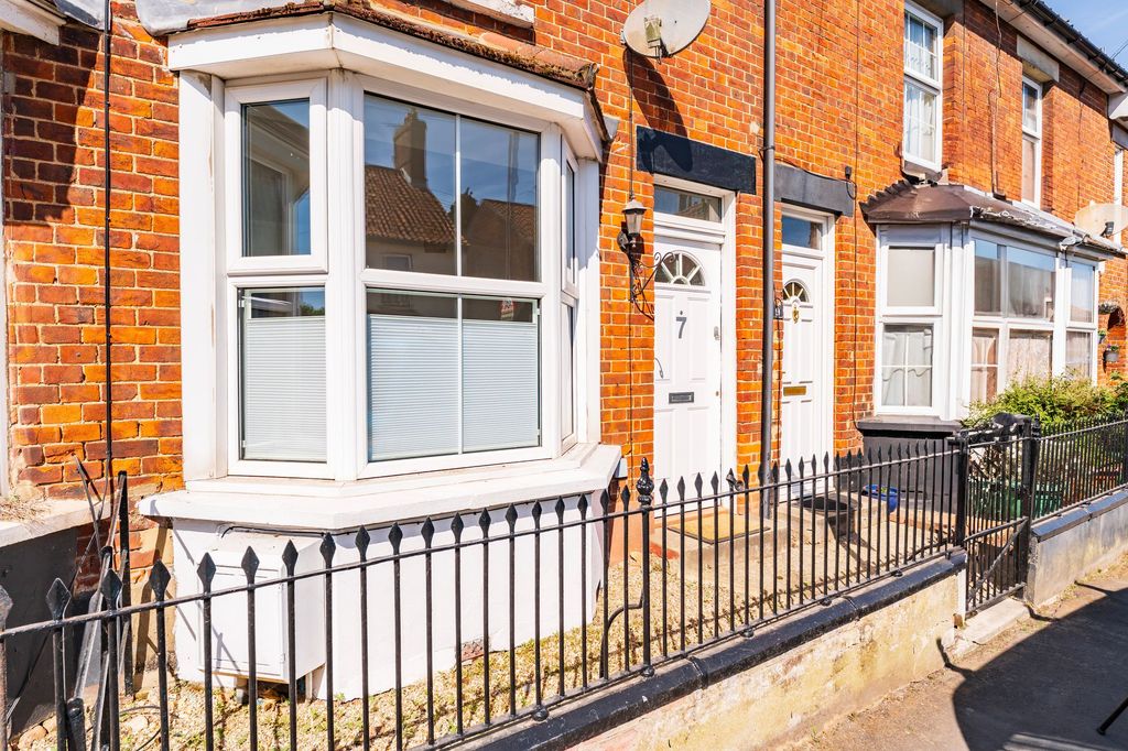 Property photo 1 of 18