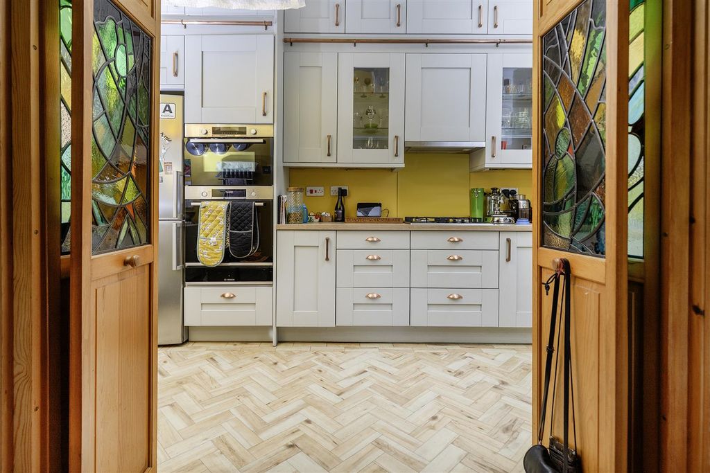 Property photo 2 of 45 Kitchen