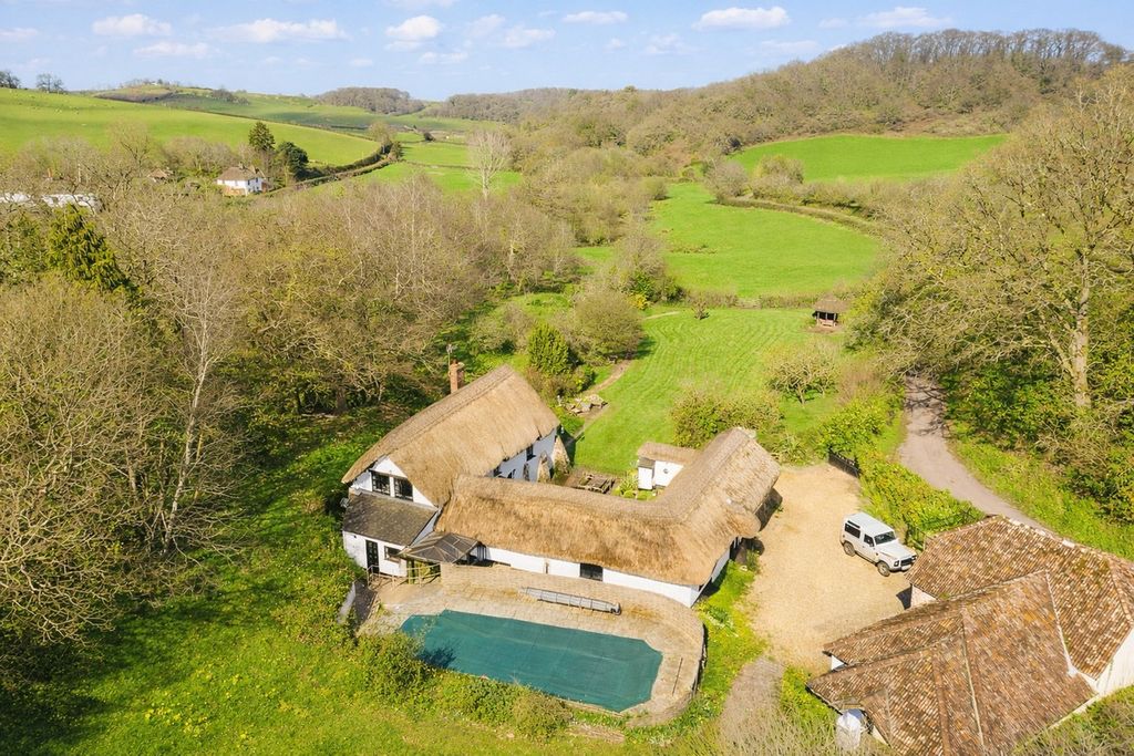 Property photo 3 of 26