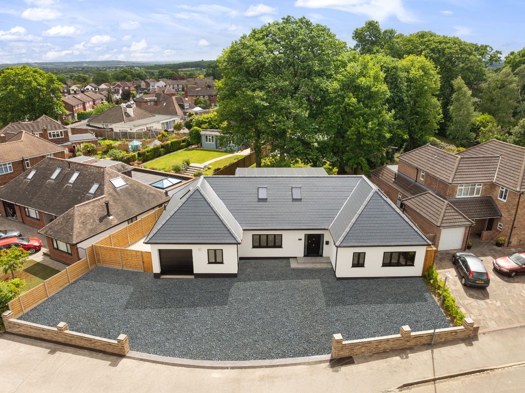 Property photo 1 of 38 3982570