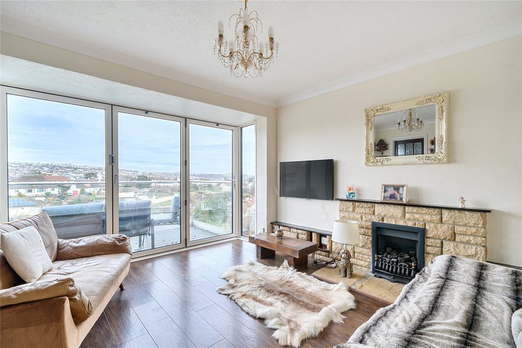 Property photo 2 of 22 2 - Picture No. 19