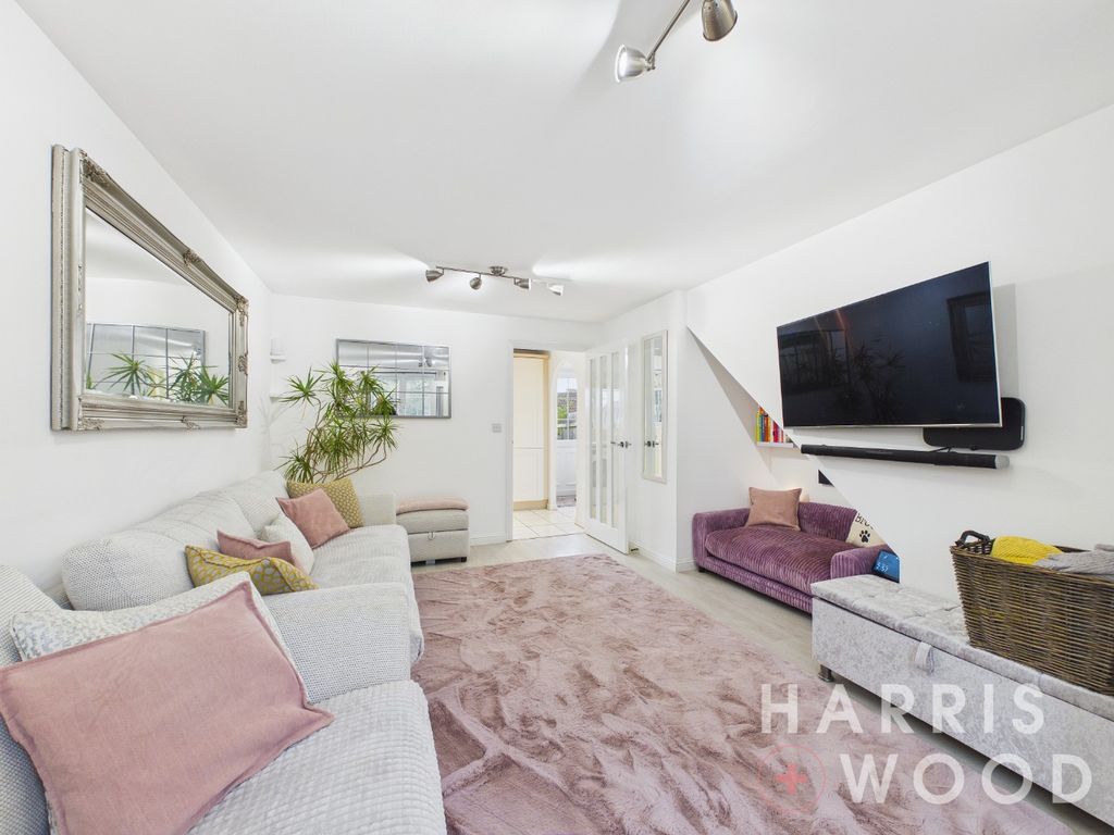 Property photo 2 of 19 4931772