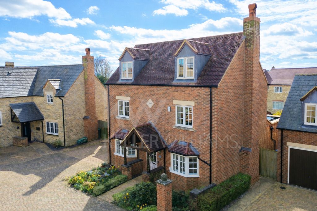 Property photo 2 of 36