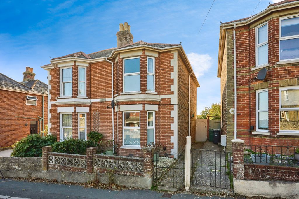 Property photo 1 of 20