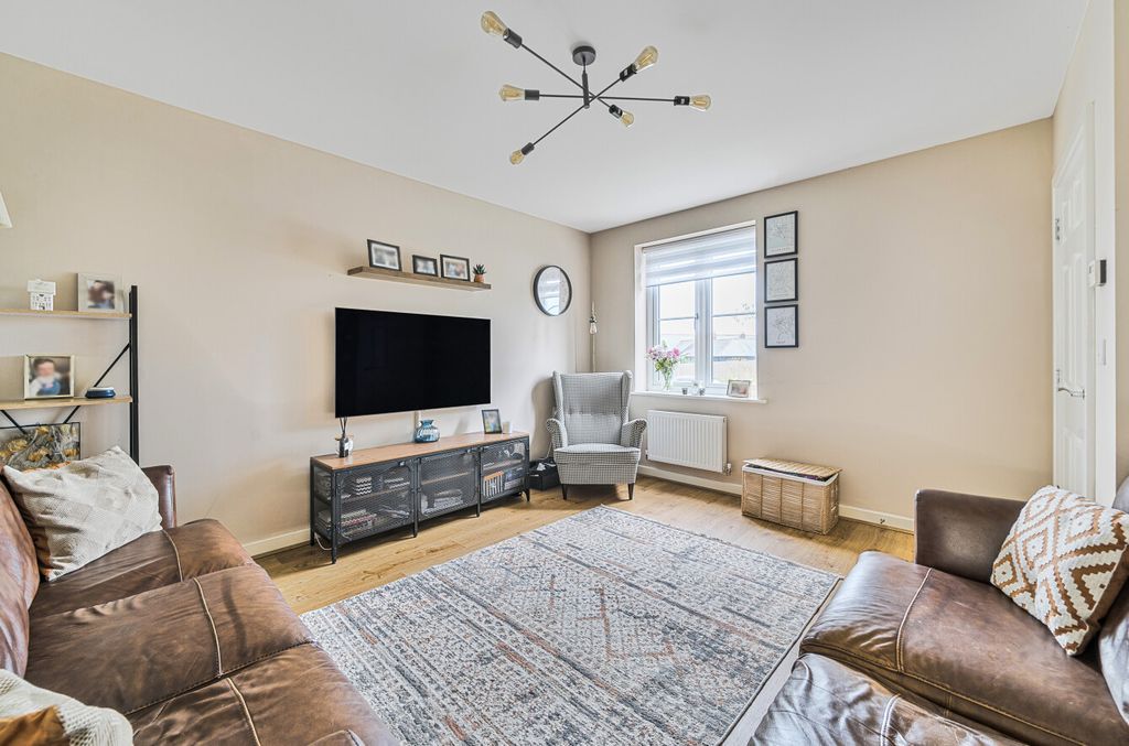 Property photo 2 of 13 1317526-13-6863E2...