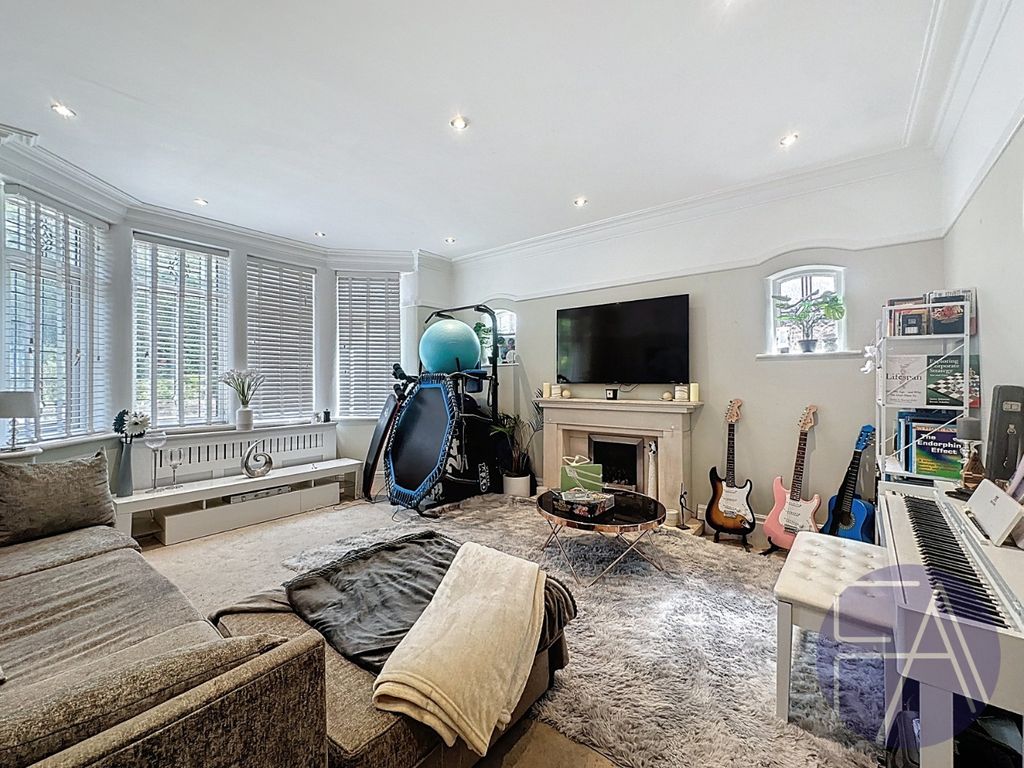 Property photo 3 of 45 4344484