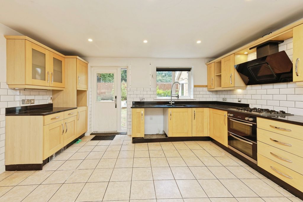 Property photo 2 of 25 Pbox-Img.Jpg