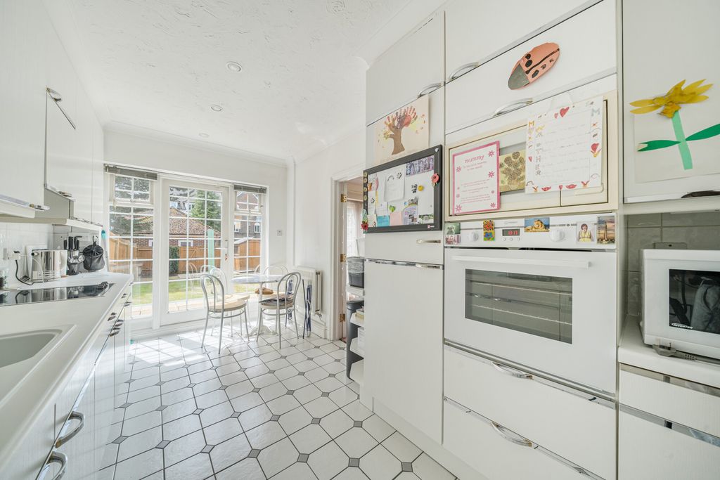 Property photo 3 of 20 1328887-18-687E5B...