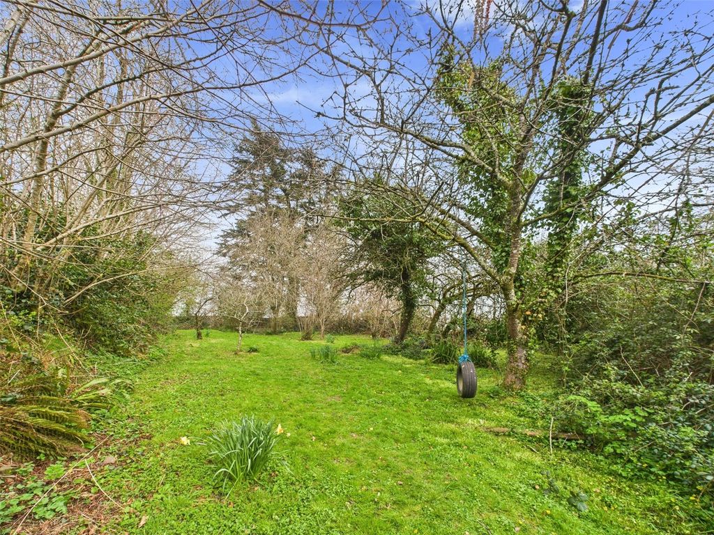 Property photo 2 of 17 Garden
