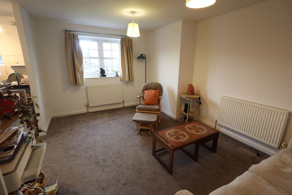 Property photo 2 of 9