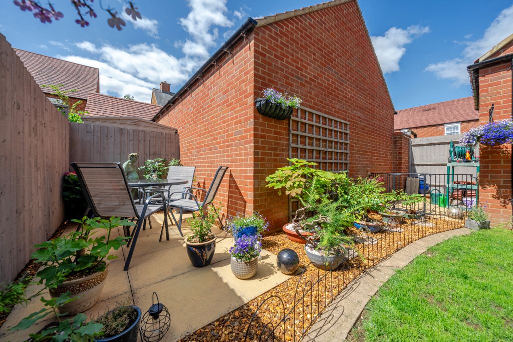 Property photo 2 of 16