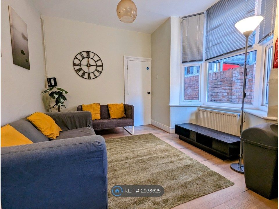 Property photo 2 of 8