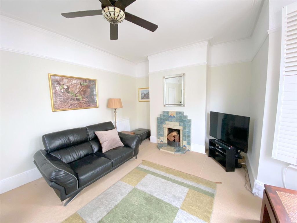 Property photo 2 of 18 Living Room