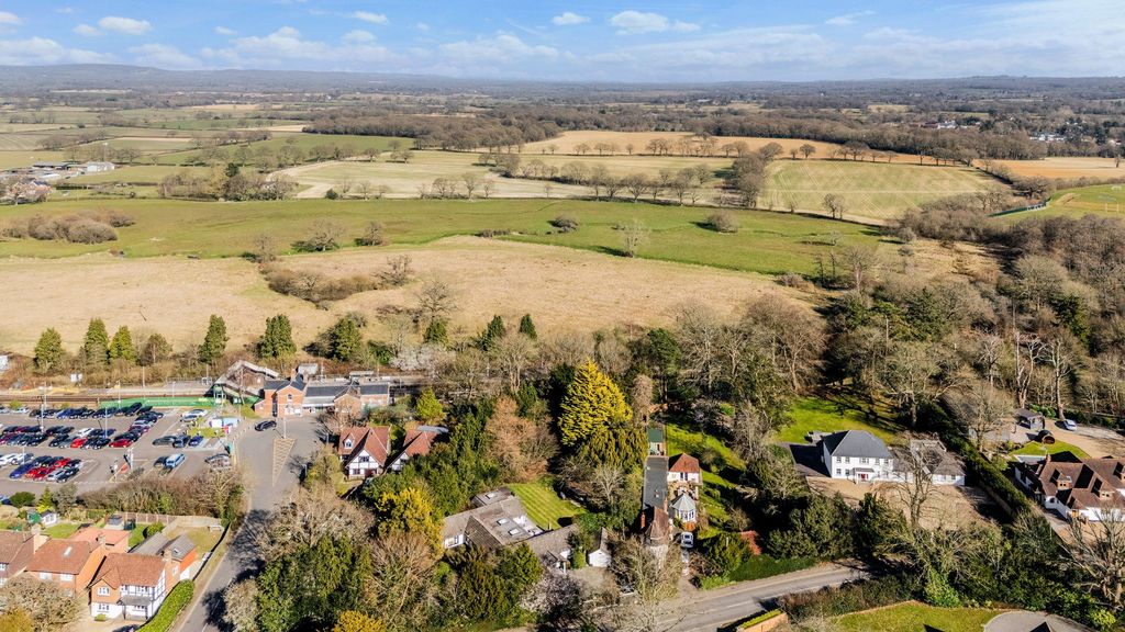 Additional image 17 of 5 bed detached house for saleStation Road, Lingfield RH7